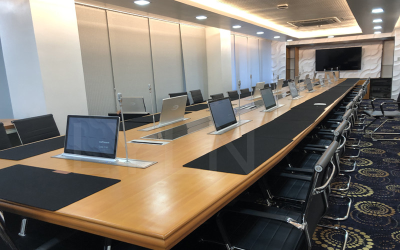 son şirket davası hakkında Manila, Filipinler